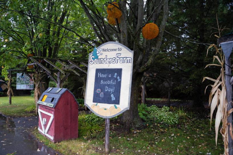 The Saunders Farm Instameet S14E17 WildWorks.ca